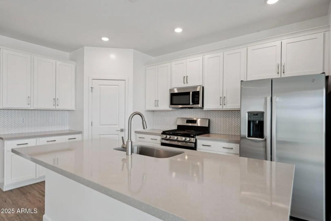 Real Estate Picture 10