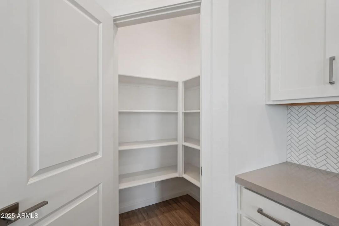 Real Estate Picture 13