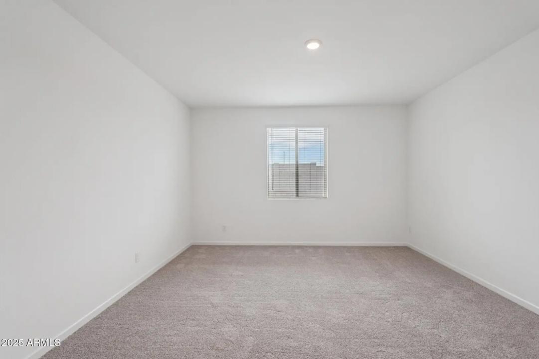 Real Estate Picture 16