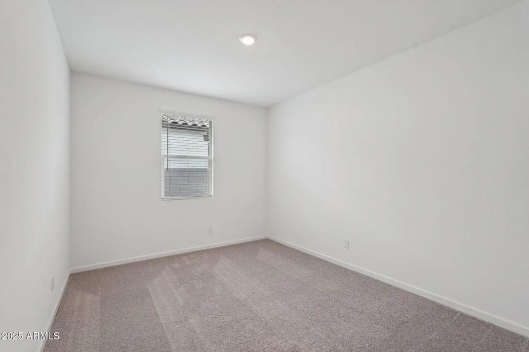 Real Estate Picture 22