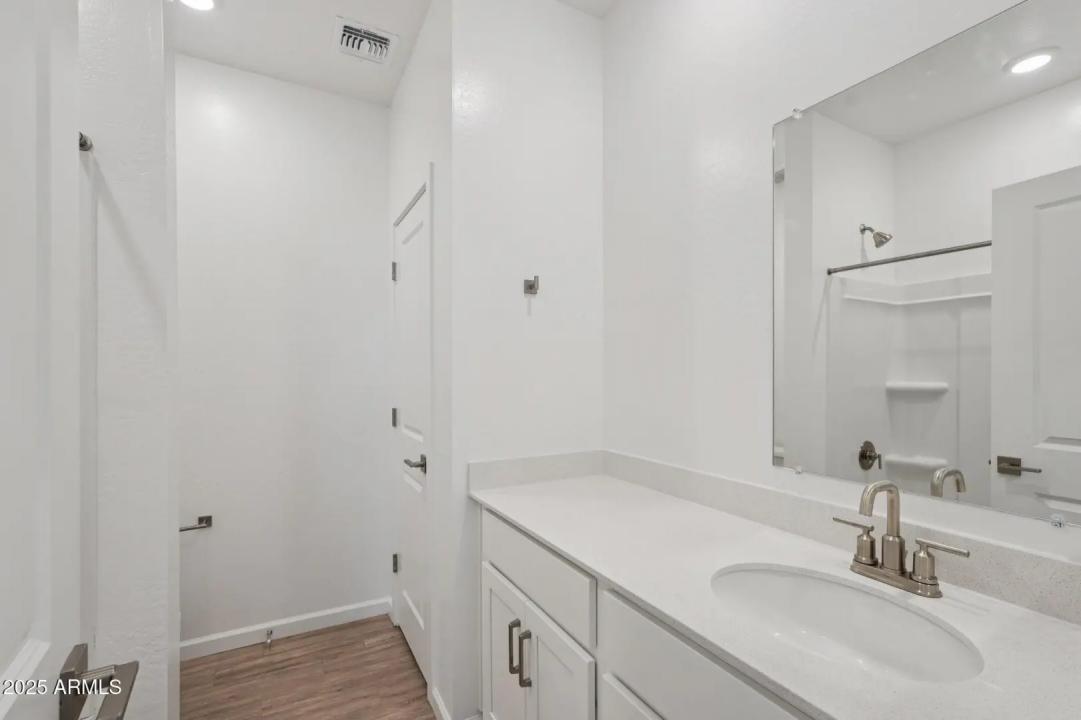 Real Estate Picture 27