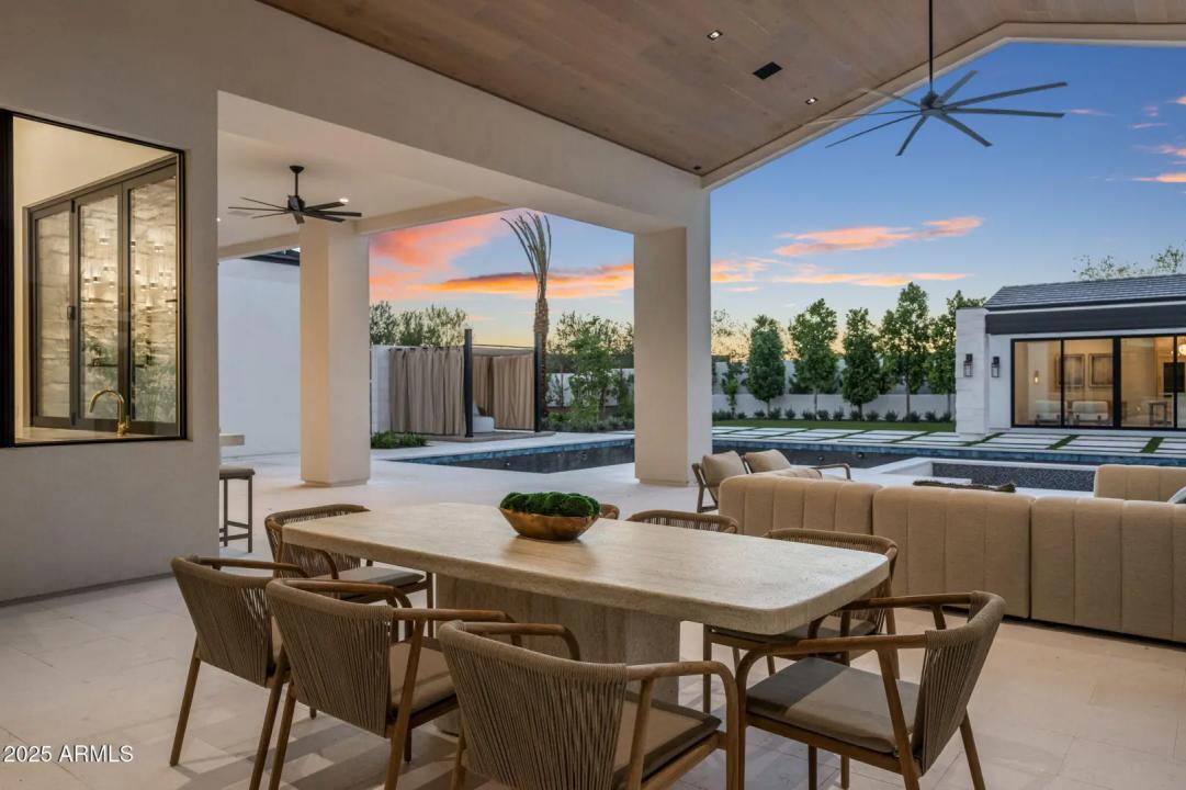 Real Estate Picture 16