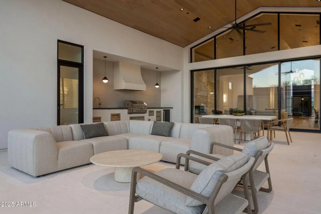 Real Estate Picture 15