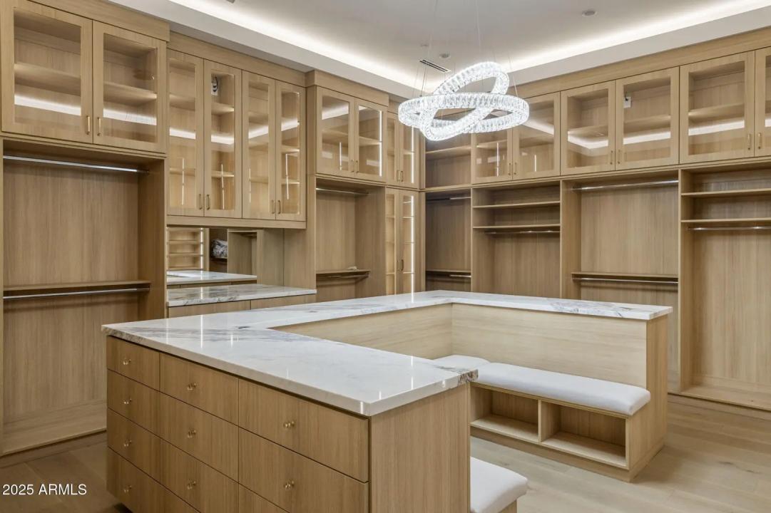 Real Estate Picture 25