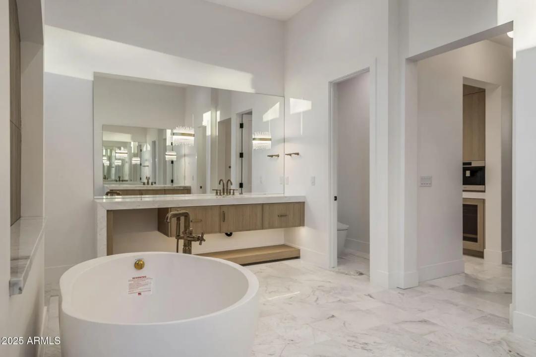 Real Estate Picture 22
