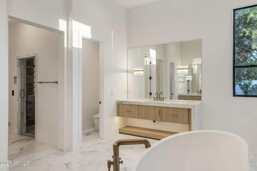 Real Estate Picture 23