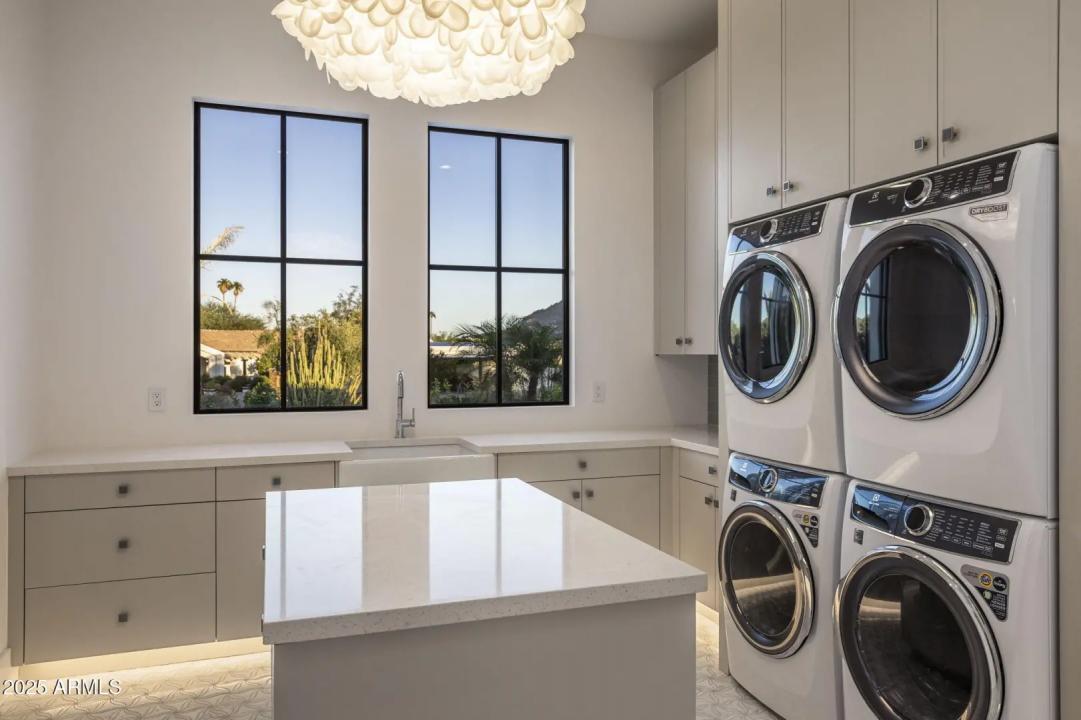 Real Estate Picture 33