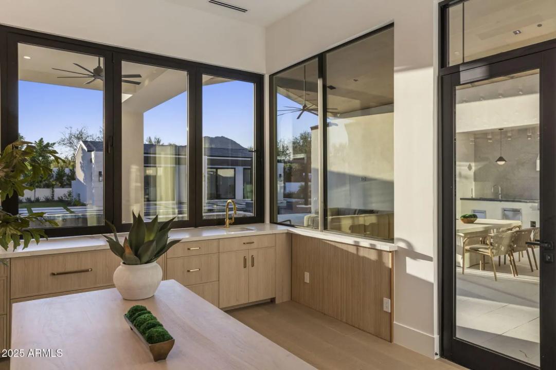 Real Estate Picture 10