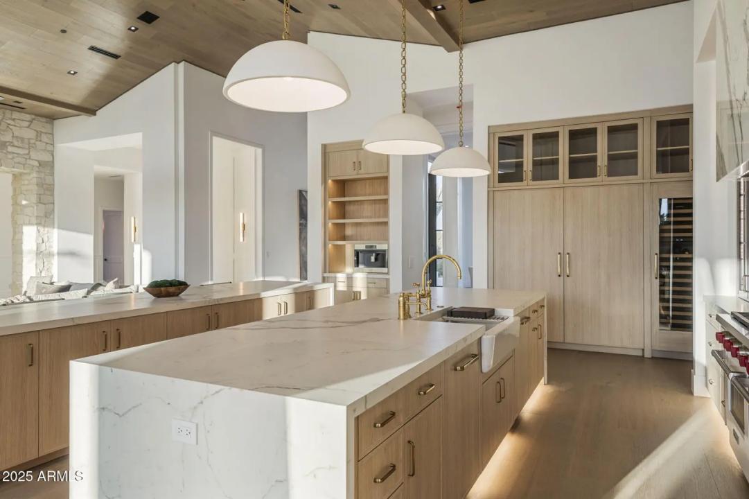 Real Estate Picture 6