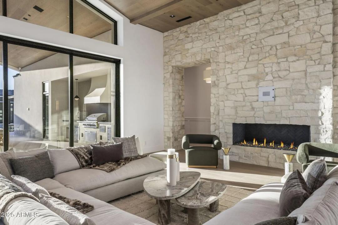 Real Estate Picture 13