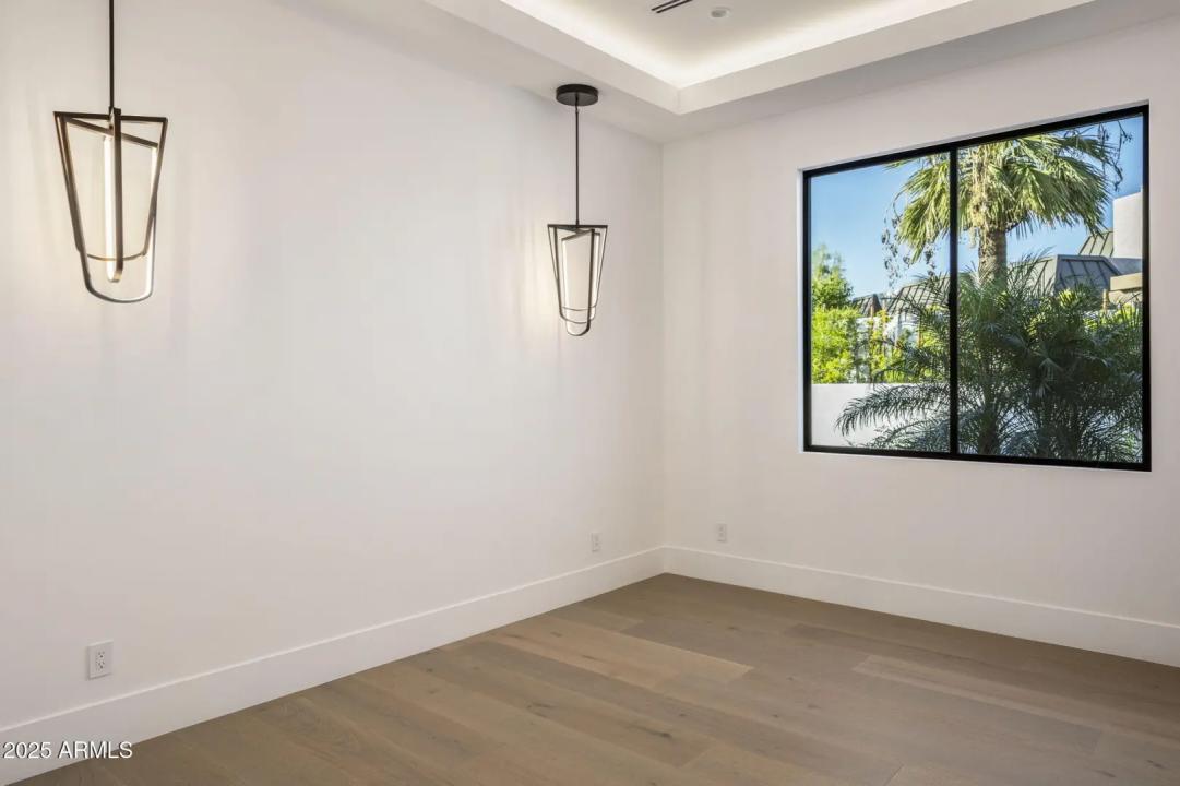 Real Estate Picture 37