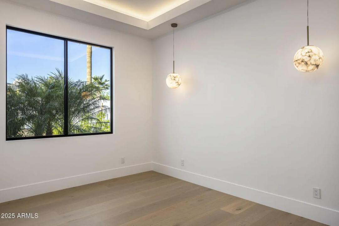 Real Estate Picture 40