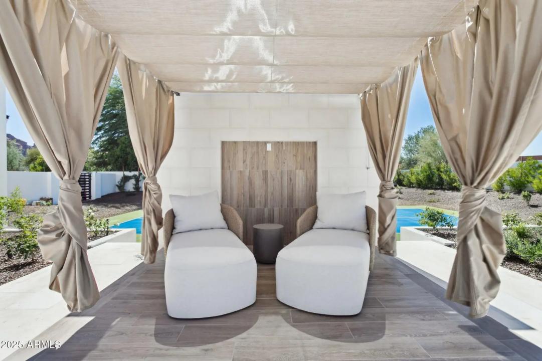 Real Estate Picture 42