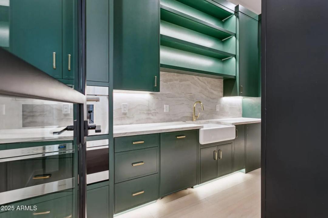Real Estate Picture 22