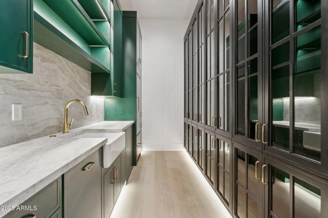Real Estate Picture 23