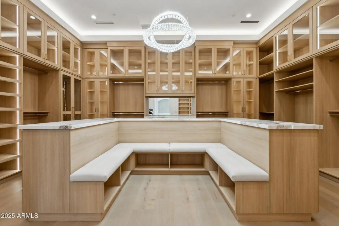 Real Estate Picture 27