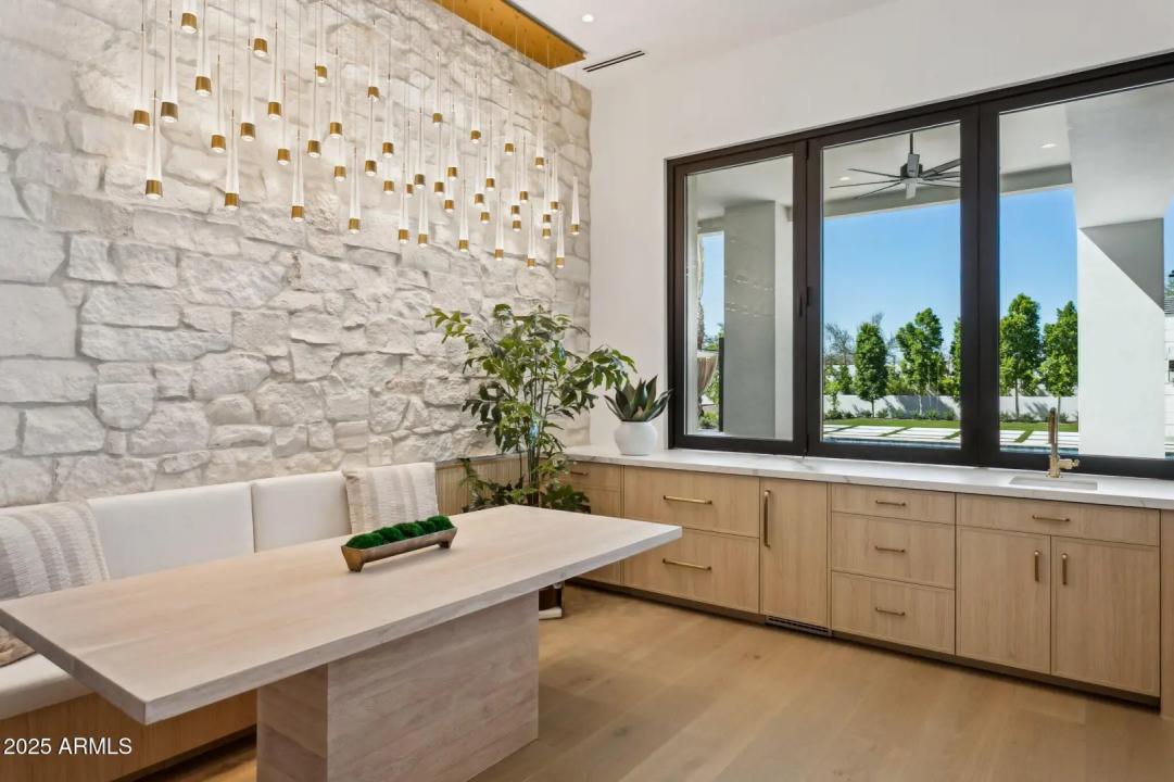 Real Estate Picture 19