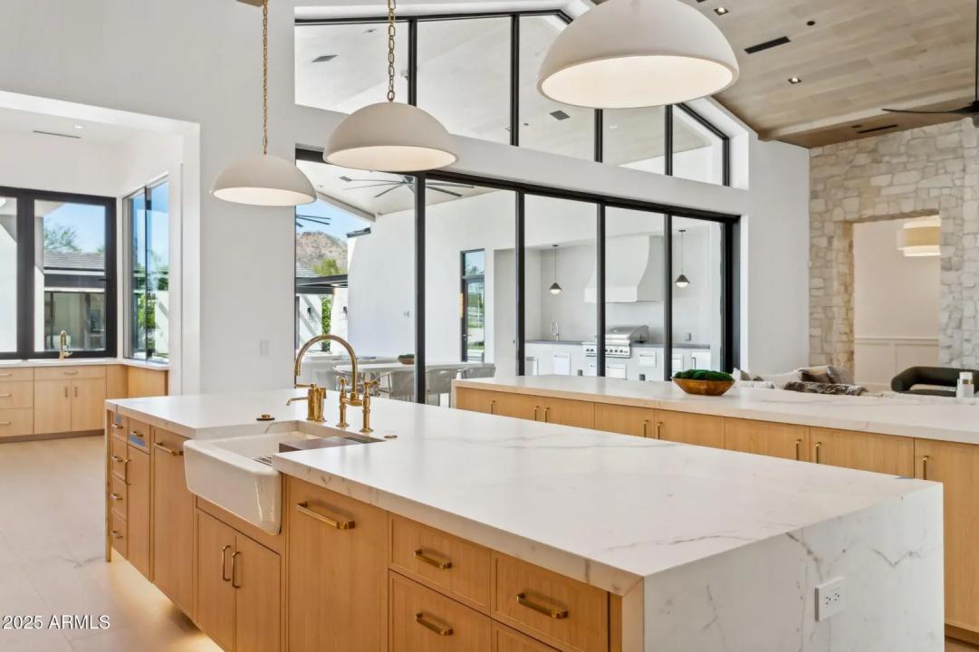 Real Estate Picture 9