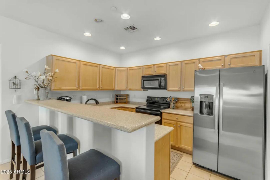 Real Estate Picture 8