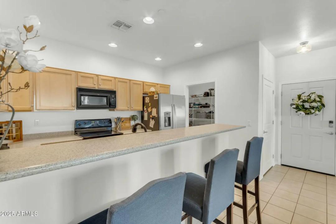 Real Estate Picture 12