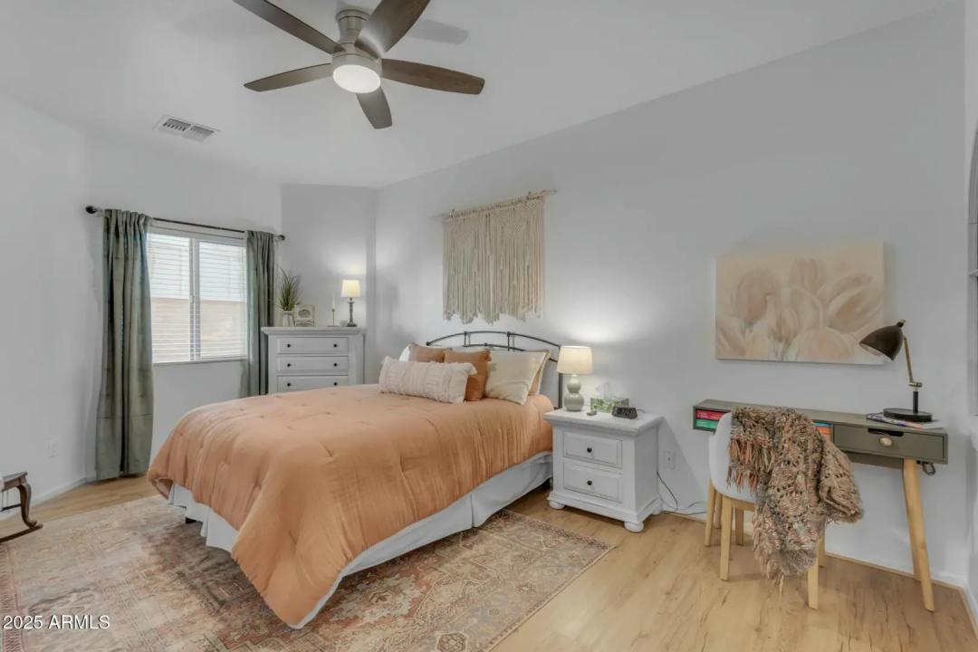 Real Estate Picture 14