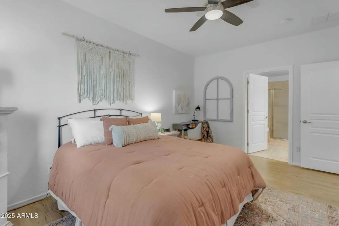 Real Estate Picture 15