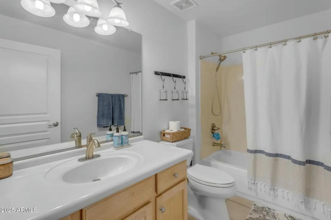 Real Estate Picture 22
