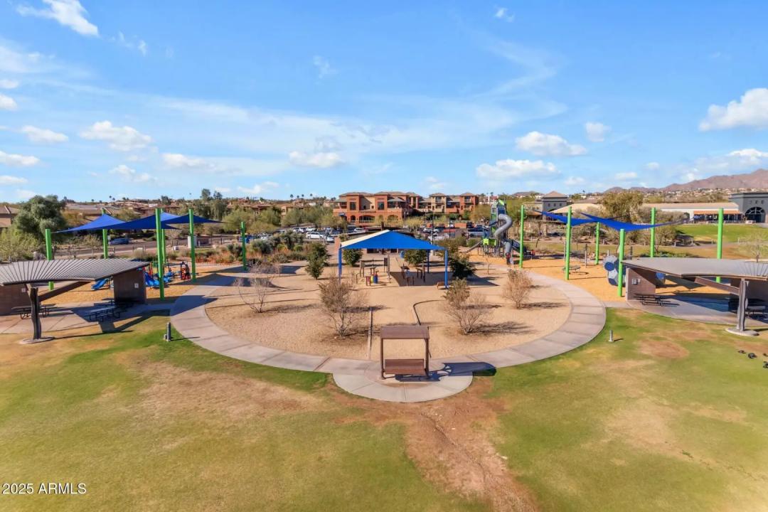 Real Estate Picture 32