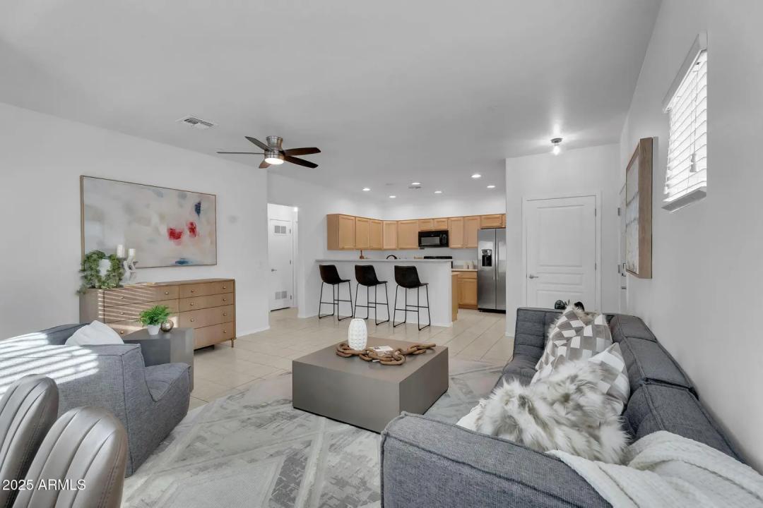 Real Estate Picture 7