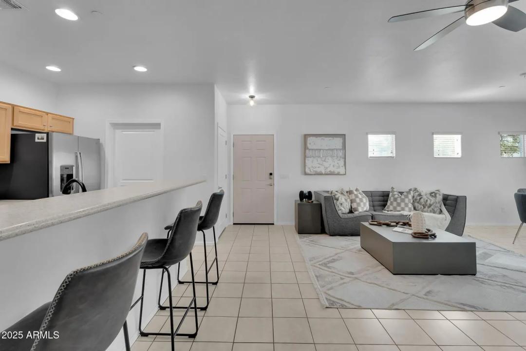 Real Estate Picture 4