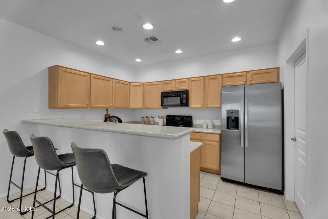 Real Estate Picture 8