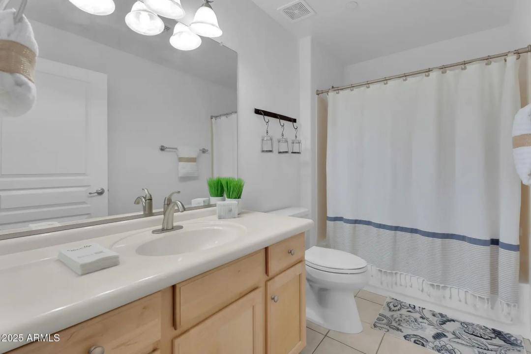 Real Estate Picture 18