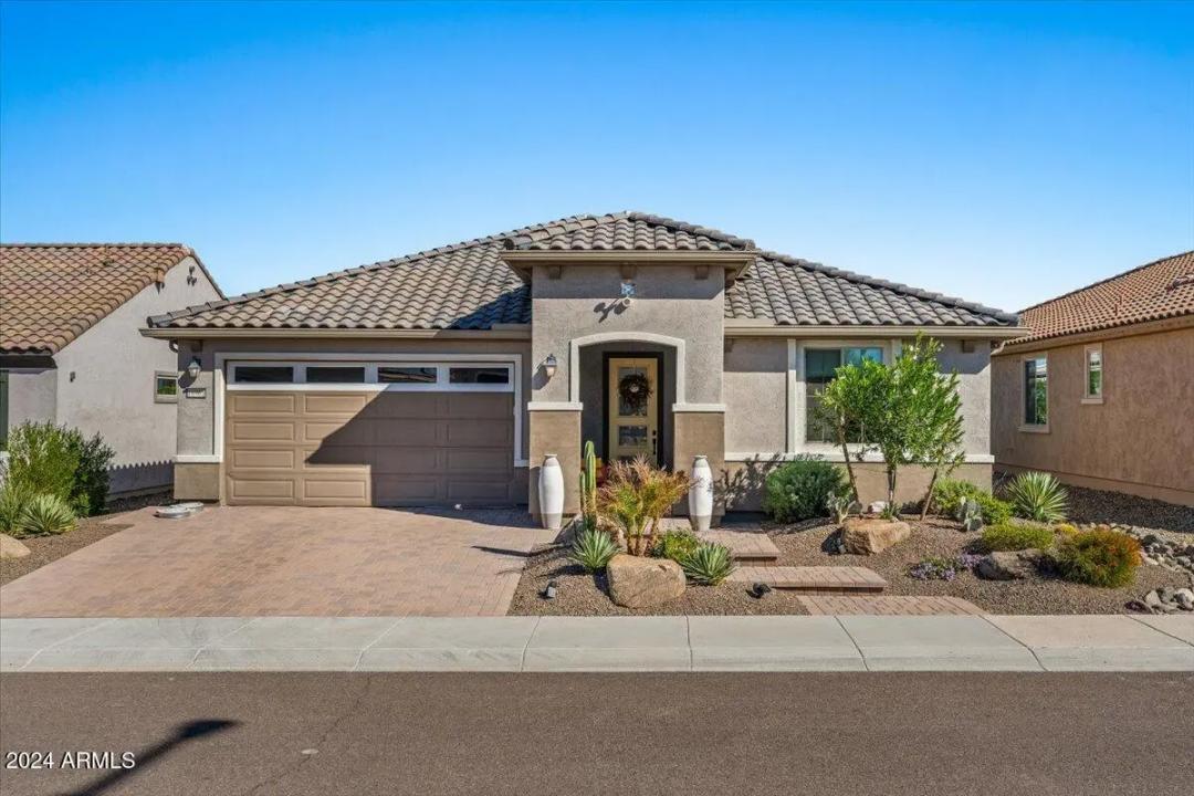 Real Estate Picture 11
