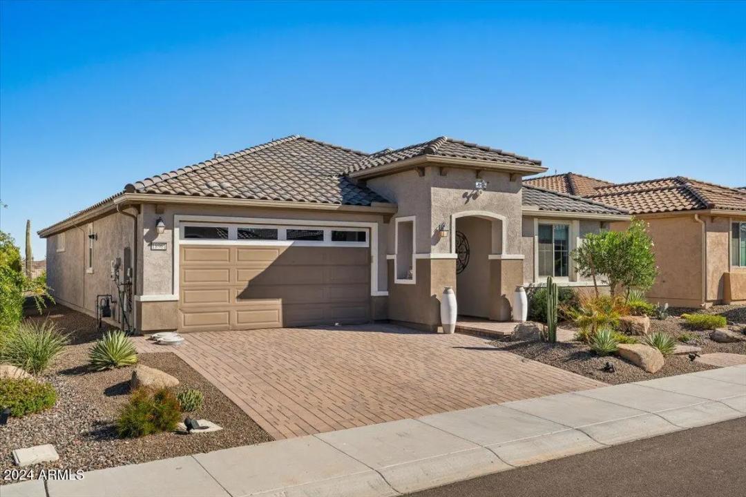 Real Estate Picture 12