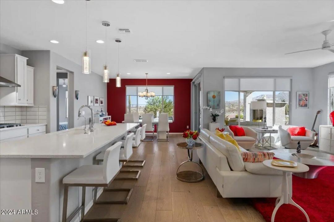 Real Estate Picture 17