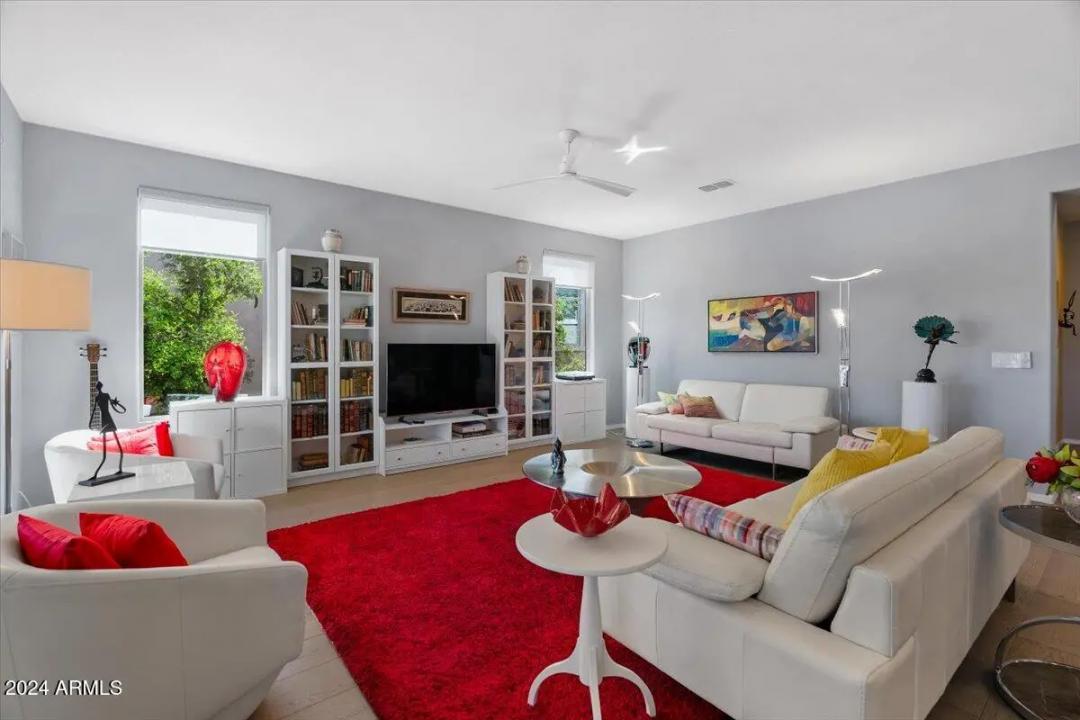Real Estate Picture 19