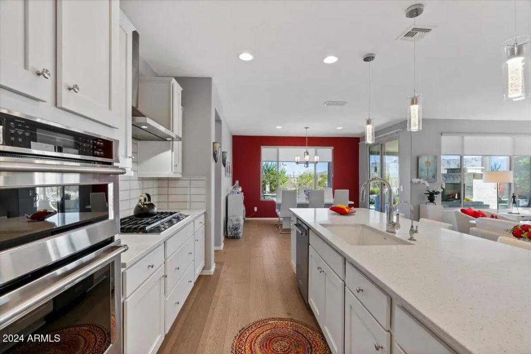 Real Estate Picture 25