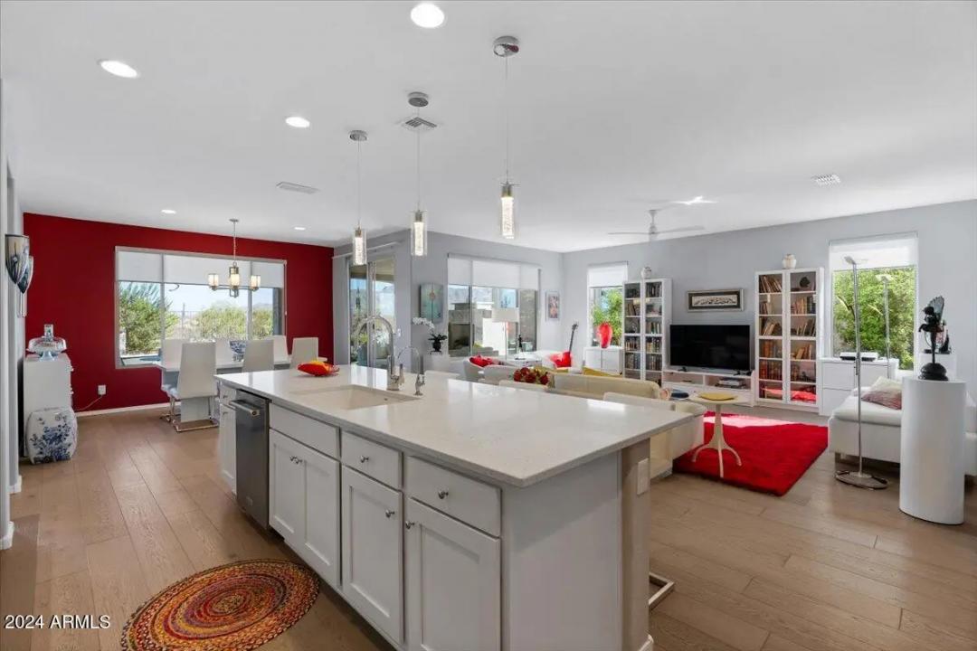 Real Estate Picture 27