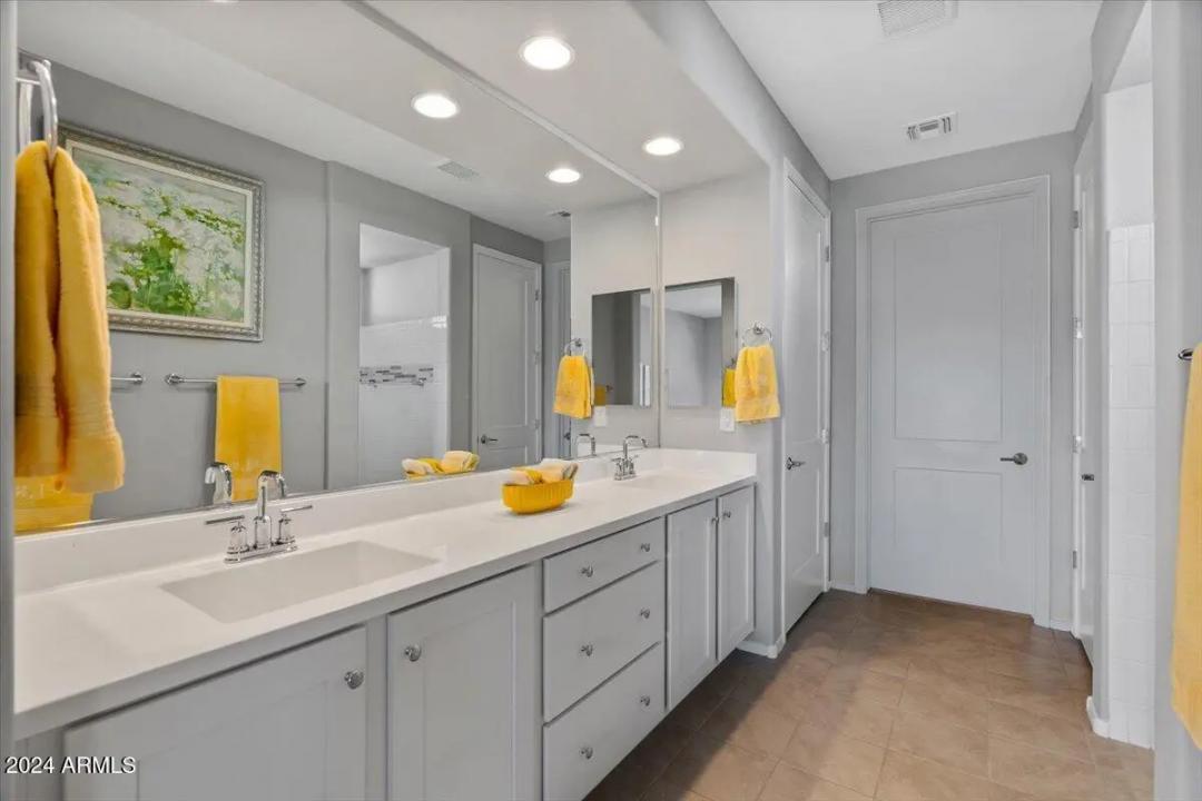 Real Estate Picture 33