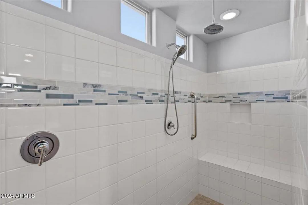 Real Estate Picture 36