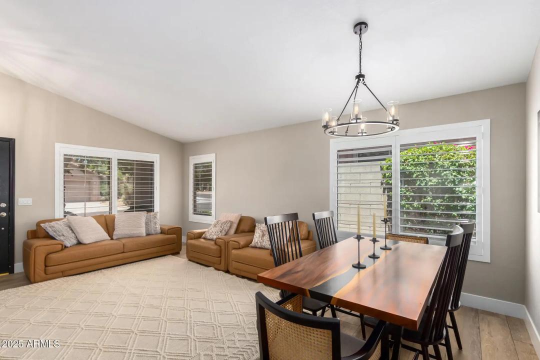 Real Estate Picture 4