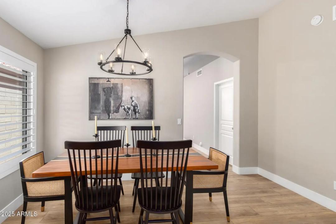 Real Estate Picture 5