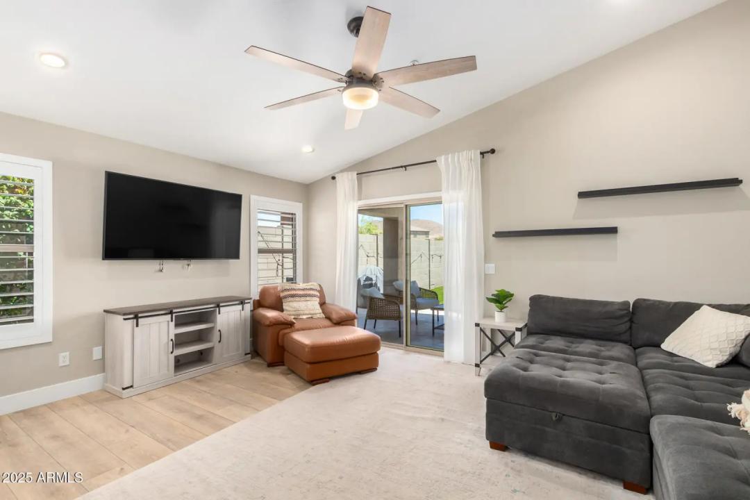 Real Estate Picture 6