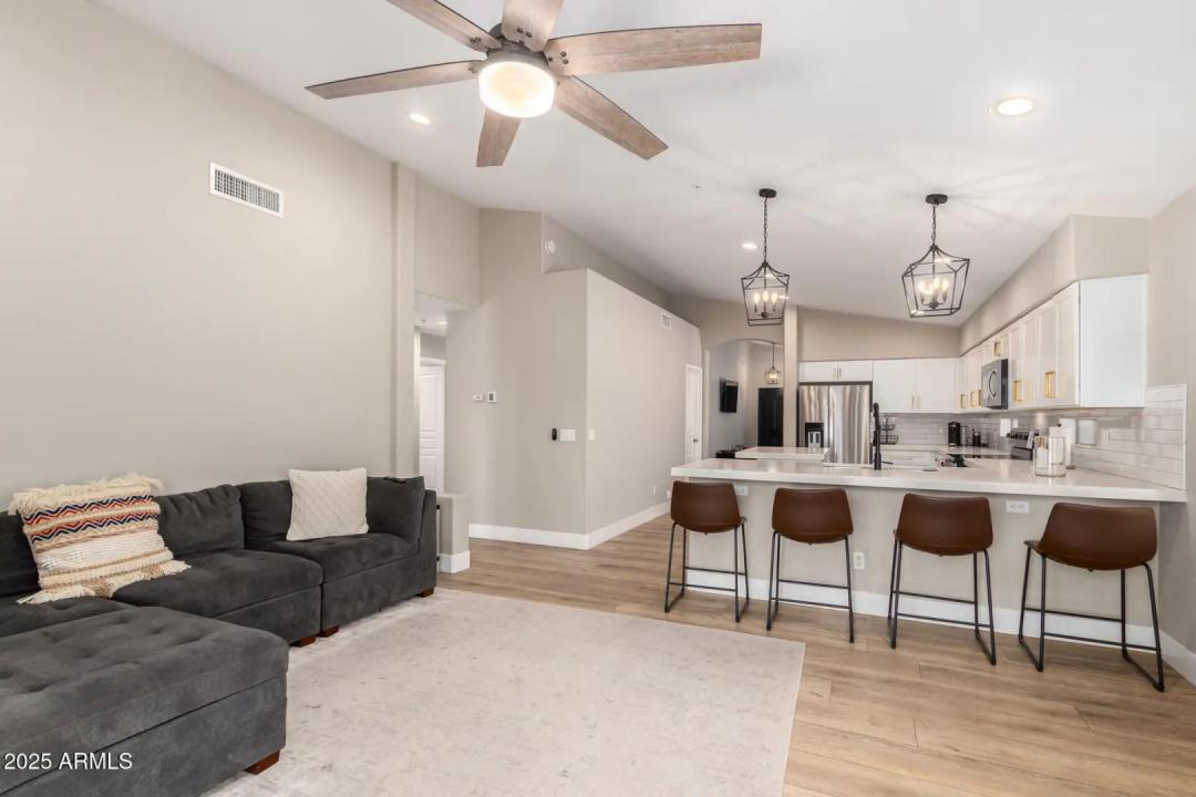 Real Estate Picture 8