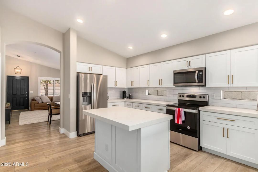 Real Estate Picture 10
