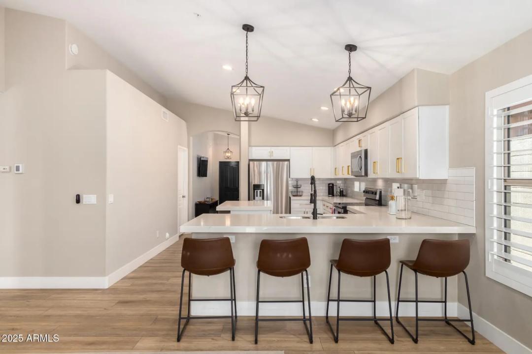 Real Estate Picture 12