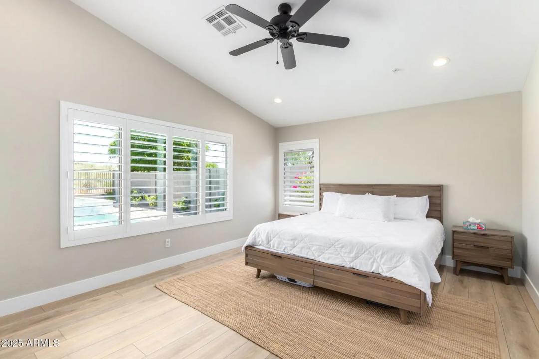 Real Estate Picture 13