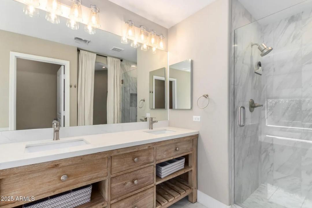 Real Estate Picture 16