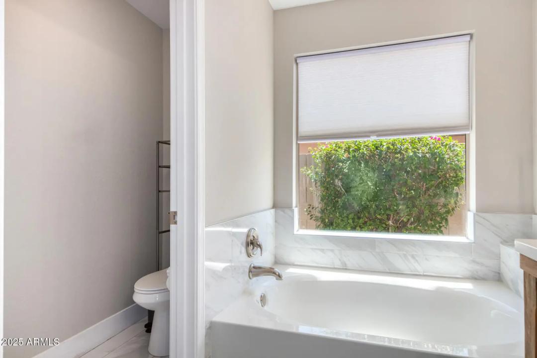 Real Estate Picture 17