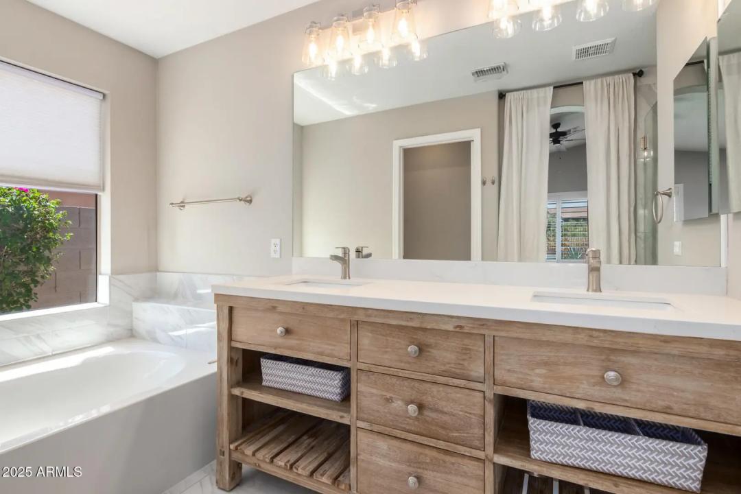 Real Estate Picture 18